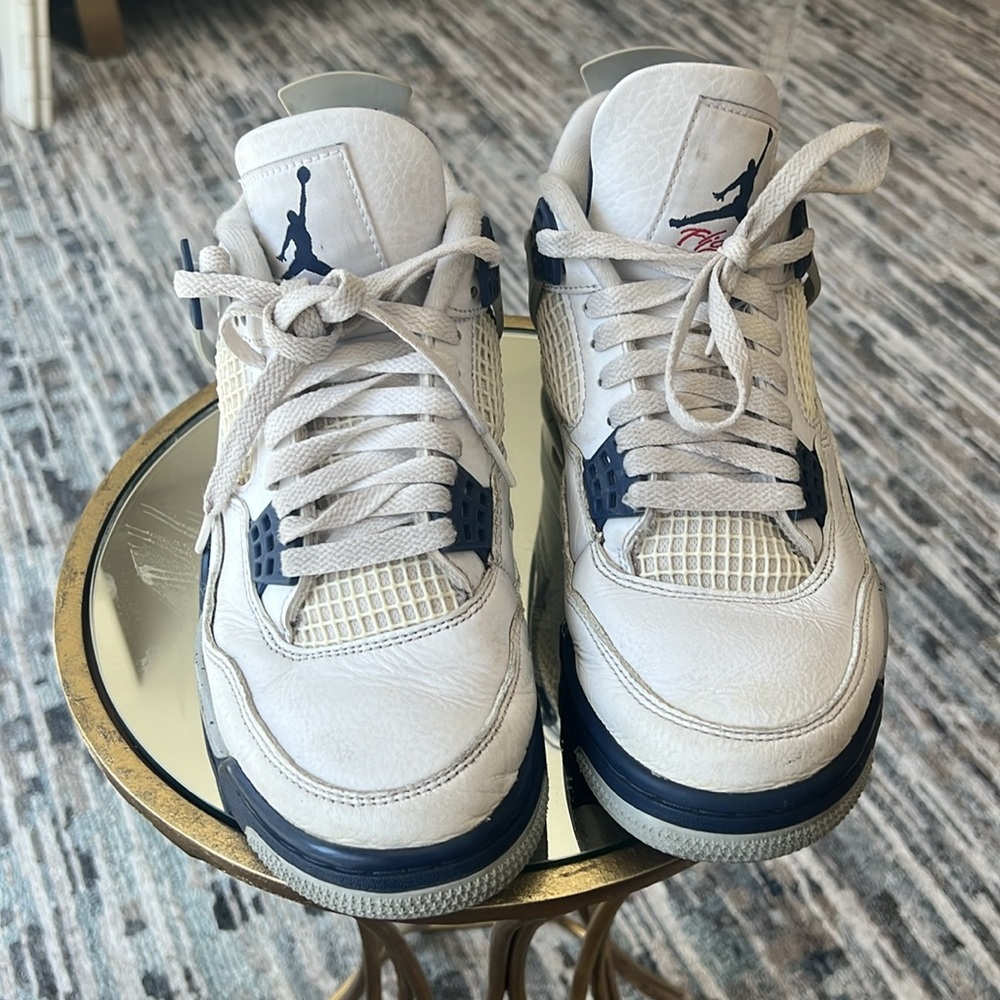 Jordan 4 White and Blue Sneakers with Classic Design size 7.5 men’s
